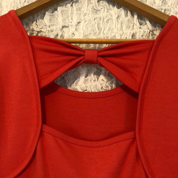 Fun Garnet Hill dress with great bow detail back - Picture 3 of 4